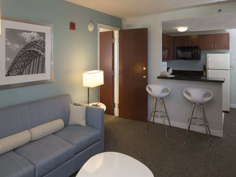 Crowne Plaza Suites Pittsburgh South 